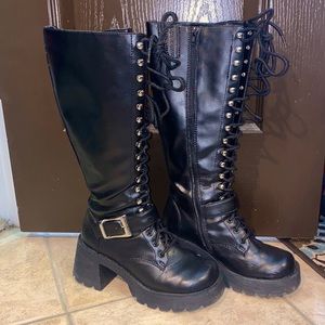 Bongo platform combat boots sz 8 vegan leather